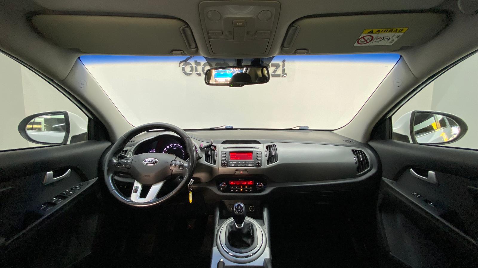 KIA SPORTAGE 8